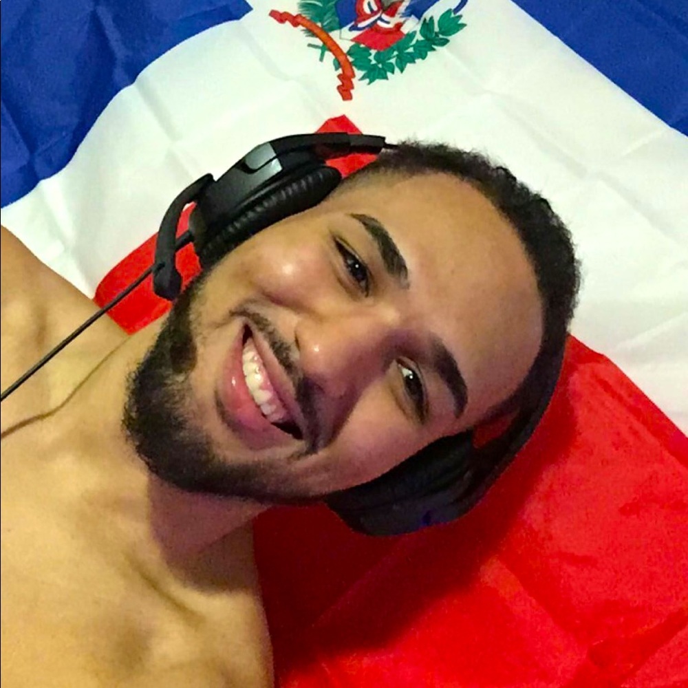 Meet your Posher, Enrique